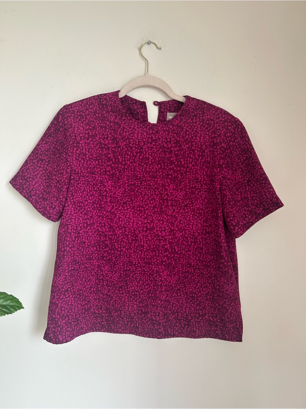 Women's Short-Sleeve Magenta Patterned Top